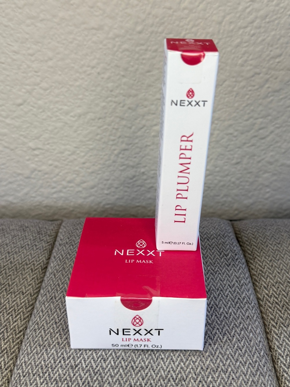 Nexxt Lip Mask & Lip Plumper β Lip Care Bundle - Picture 9 of 14
